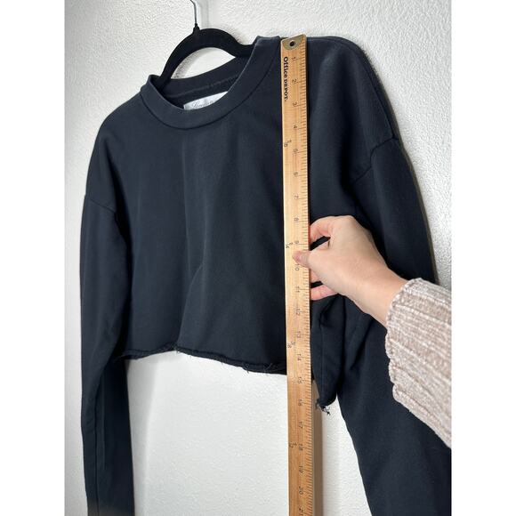 Lovers + Friends Laguna Black Round Neck Long Sleeve Raw Hem Crop Sweater S - Picture 13 of 15